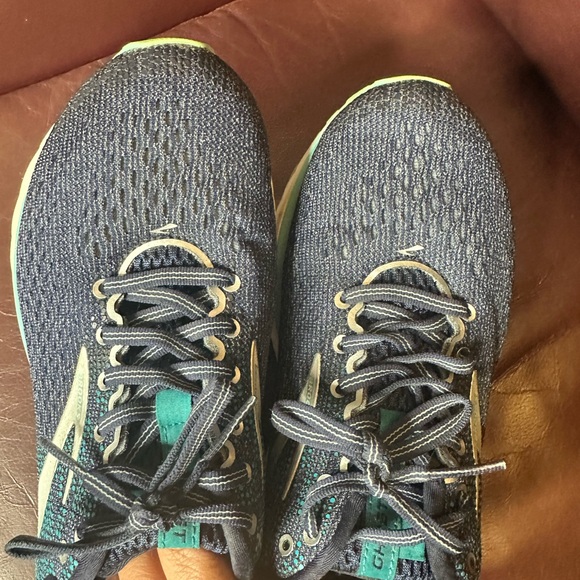 Brooks Blue and Green Athletic Shoes with Cushioned Support - Picture 4 of 6